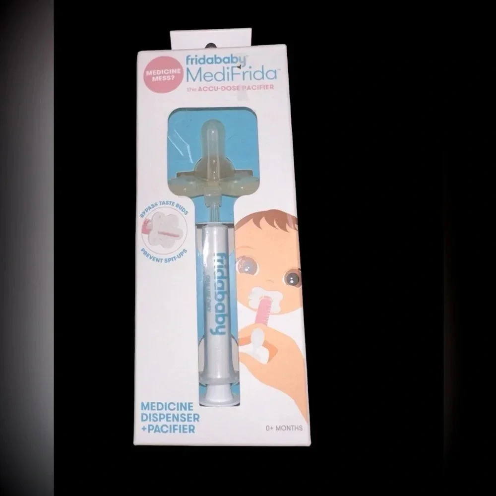 NIB Baby Medicine Dispenser + Pacifier (0+ Months)